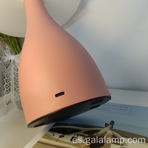 Lámpara de mesa recargable estilo crema nórdica